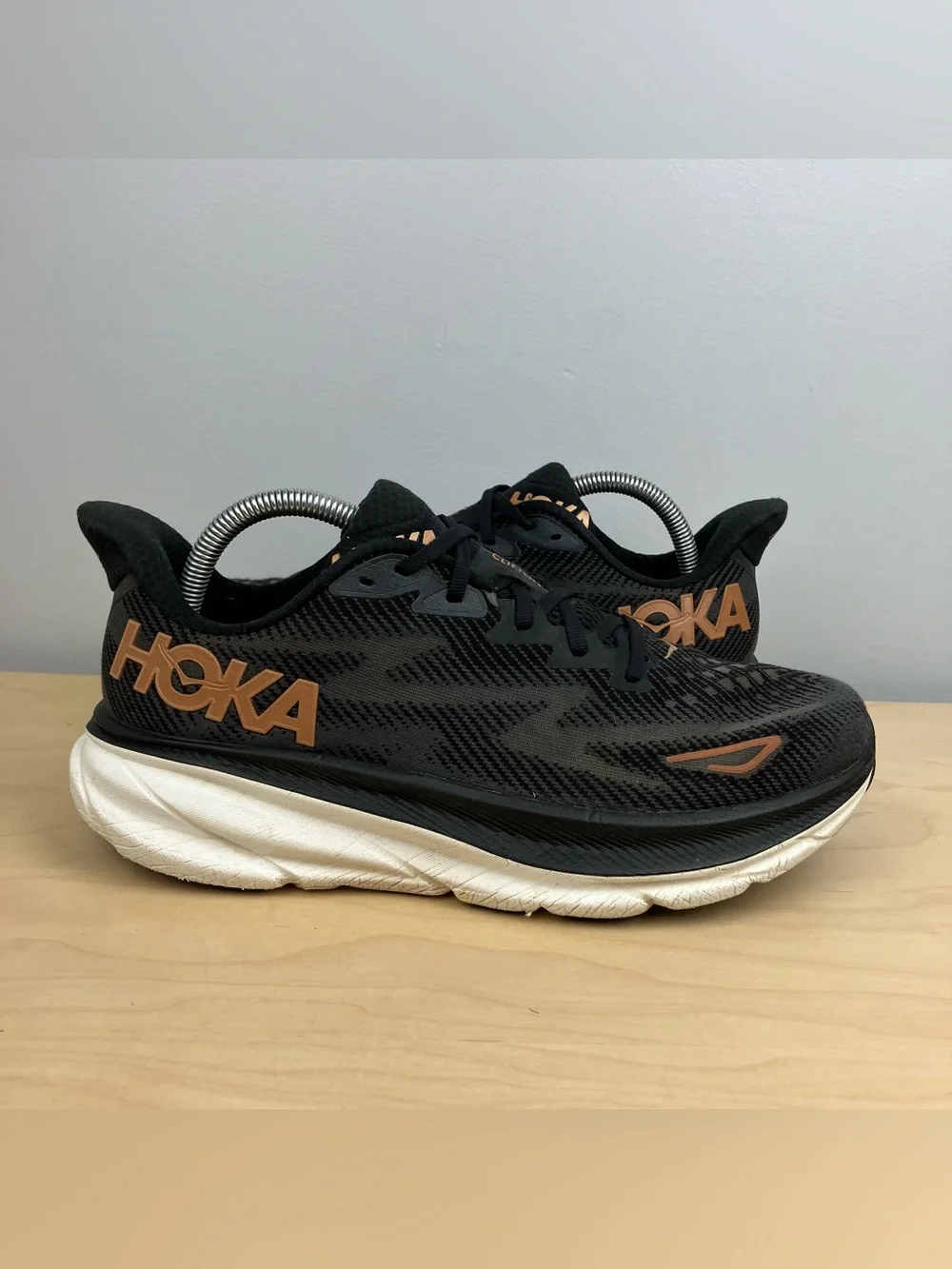 Hoka One One Women’s Size 10.0 B Clifton 9 Black Rose Gold Athletic Running Shoe
